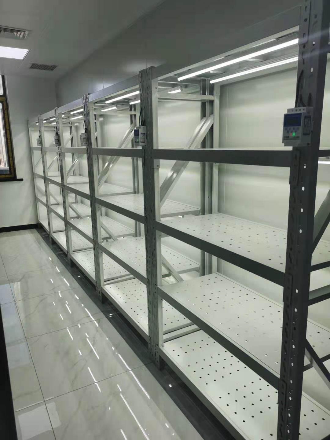 實(shí)驗(yàn)室貨架